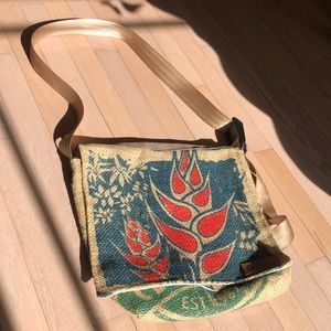 Super cute bohemian seatbelt bag!